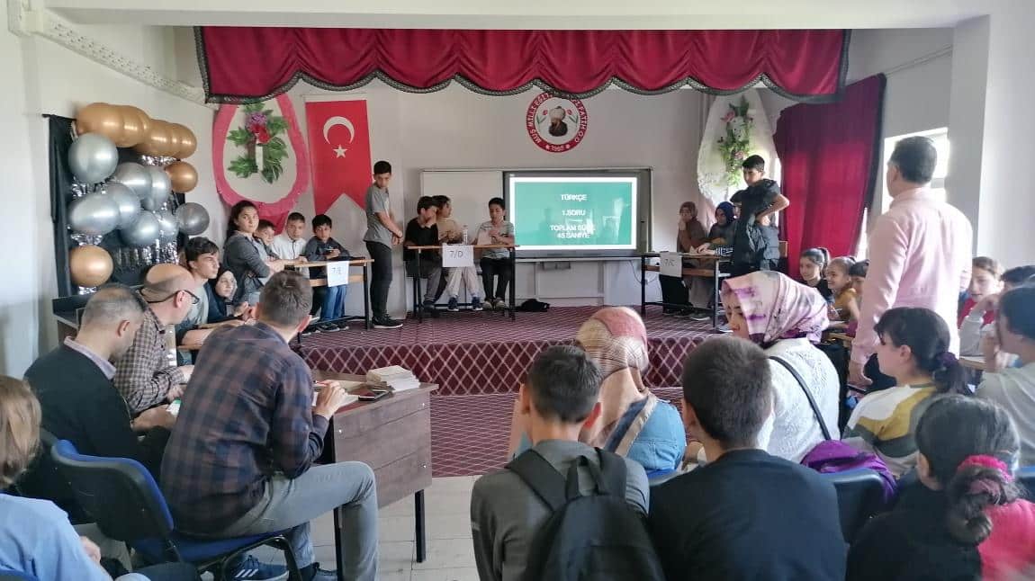 OKULUMUZDA SINIFLARARASI BİLGİ YARIŞMASI DÜZENLENDİ. 